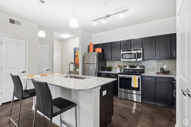 2BR, 2BA - 1,053SF - Kitchen