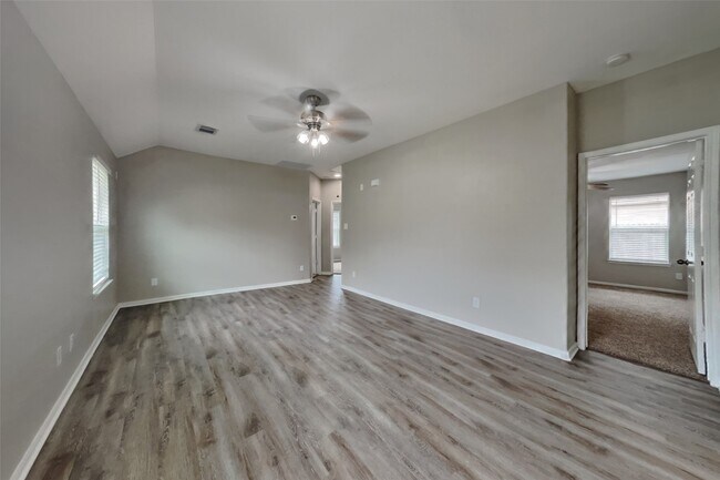 Photo - 19203 Canaras Ct