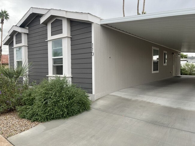 Photo - 201 S Greenfield Rd