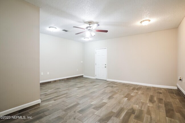 Photo - 8117 Fort Lee Trail