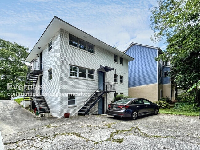 Building Photo - 216 Superior Ave Unit 2 Rental