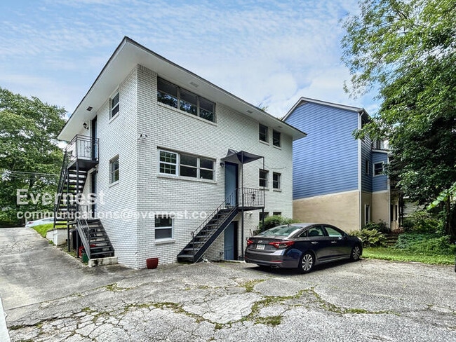 Building Photo - 216 Superior Ave Unit 2 Rental
