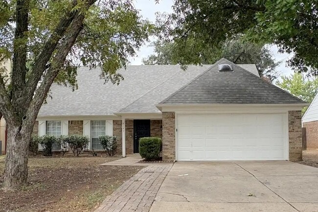 Building Photo - 4146 Hathaway Dr