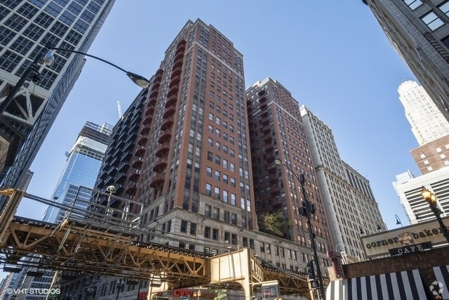 Building Photo - 208 W Washington St Unit 512 Rental