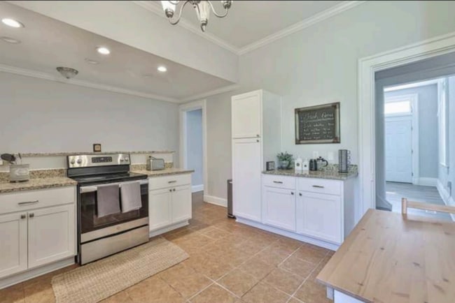 Photo - 2281 Loth St