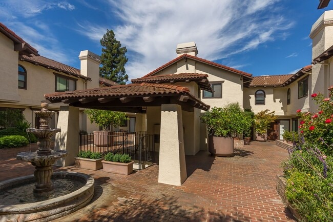 Building Photo - Downtown Los Altos Luxury Townhome