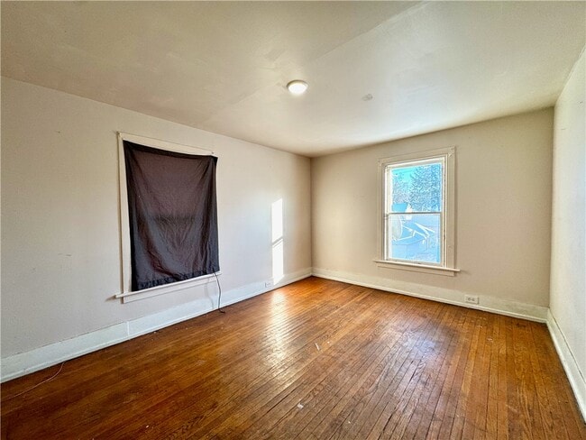 Photo - 49 Spruce St