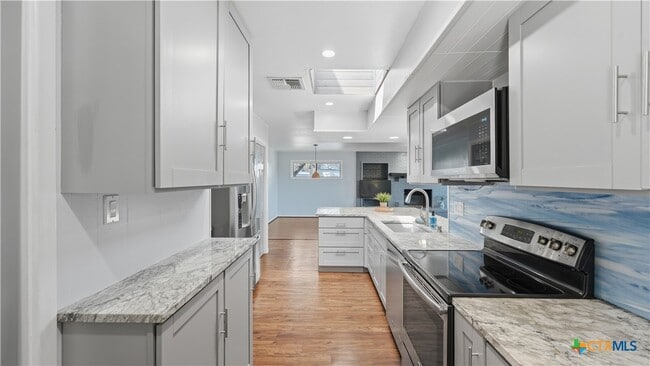 Photo - 1268 Lakeside Dr W