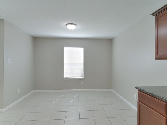 Photo - 713 Totem Trail Dr