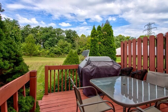 1030 Sterling Pl