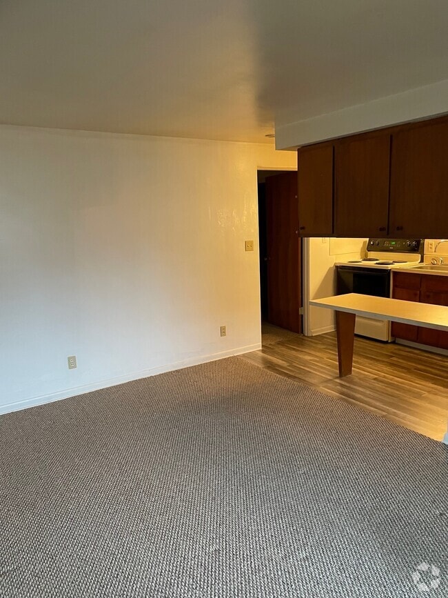 Building Photo - 105 Gilson Ave Unit 2 Rental