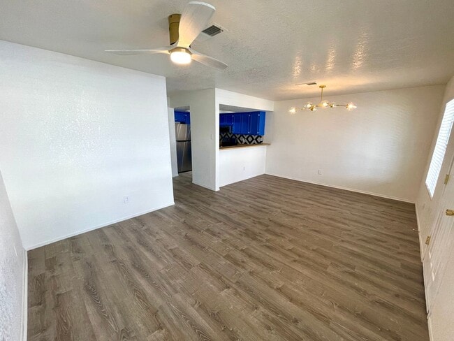Photo - Great 1 Bedroom Condo in the Roadhaven Condos Gated Community!