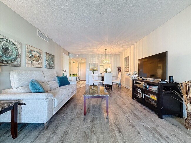 Photo - 2309 S Cypress Bend Dr Unit 515