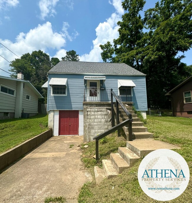 Building Photo - 2 Bedroom / 1 Bath House located on Bertling Street - FENCED-IN BACKYARD
