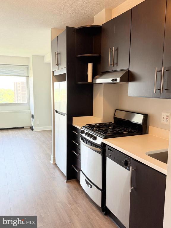 Building Photo - 5500 Friendship Blvd Unit 2307N