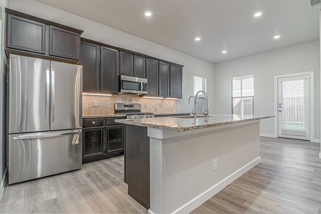 Photo - 6106 Purtis Crk Dr