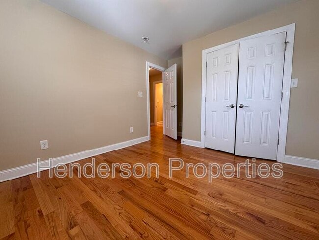 Photo - 712 Hunter St