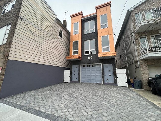 Photo - 68 W 21st St Condominio Unidad #2