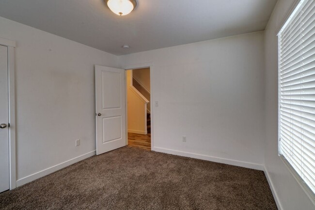 Photo - End Unit in Bluffdale