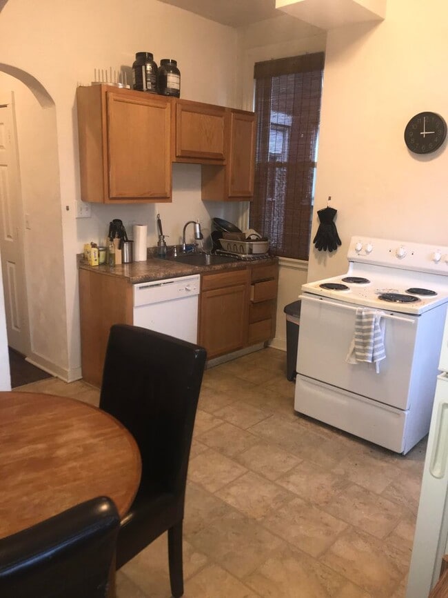 Photo - 27 Welsford St Unit 01