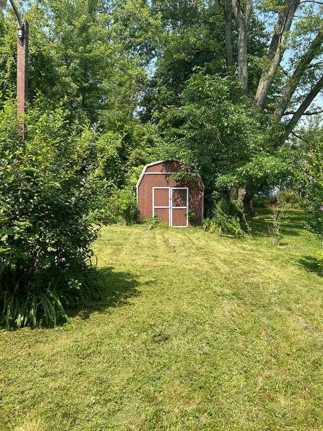 Photo - 1893 Larchmont Ave NE