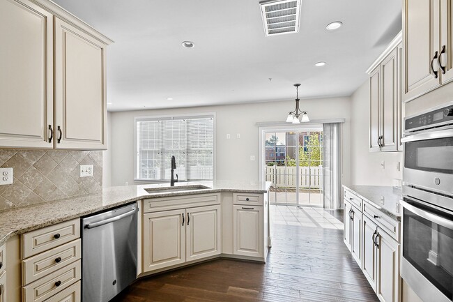Photo - 2542 Cherry Tree Rd