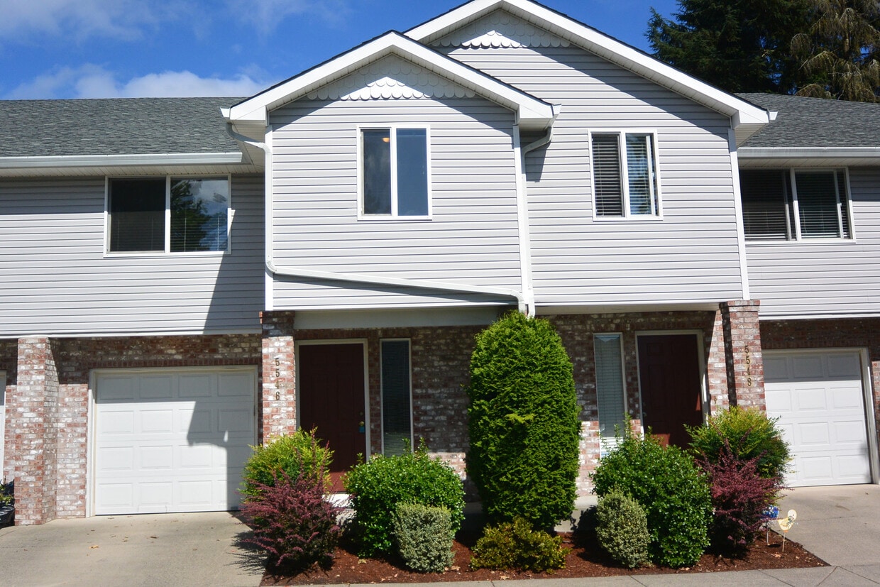 Photo - Remodeled 3 Bed Townhome Style Condo for Lease - 5546 NE 89th Ave