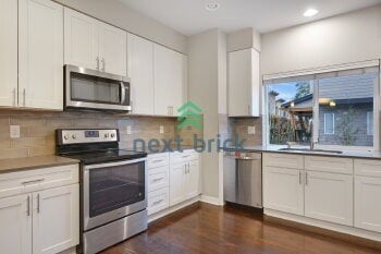 Photo - 4 BED & 3.5 BATH Townhouse FOR RENT
