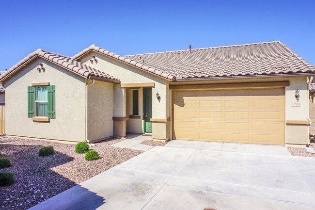 Building Photo - "Charming 3-Bed Oasis with Modern Comfort ...