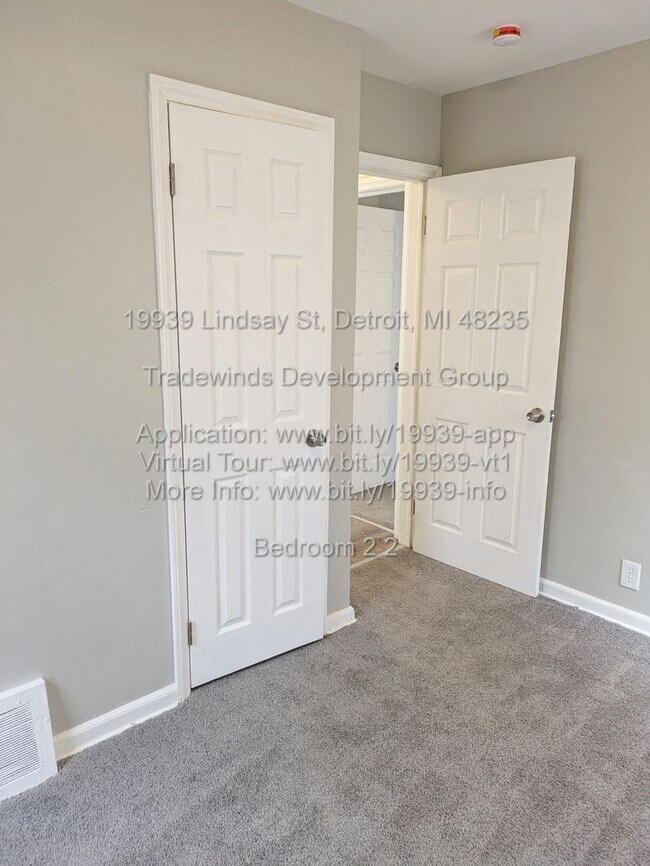 Photo - 19939 Lindsay St