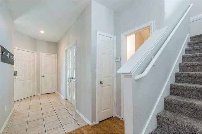 Photo - 10233 Nantucket Dr