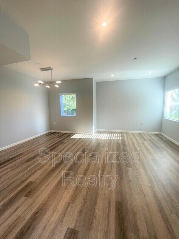 Photo - 366 Burchett St Unit 101