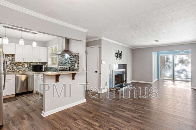 Photo - 2721 St Augustine Trail SE