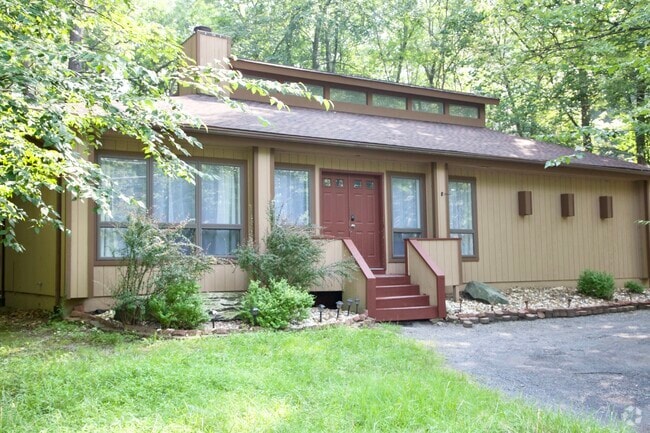 Building Photo - 3135 Greenbriar Dr Rental