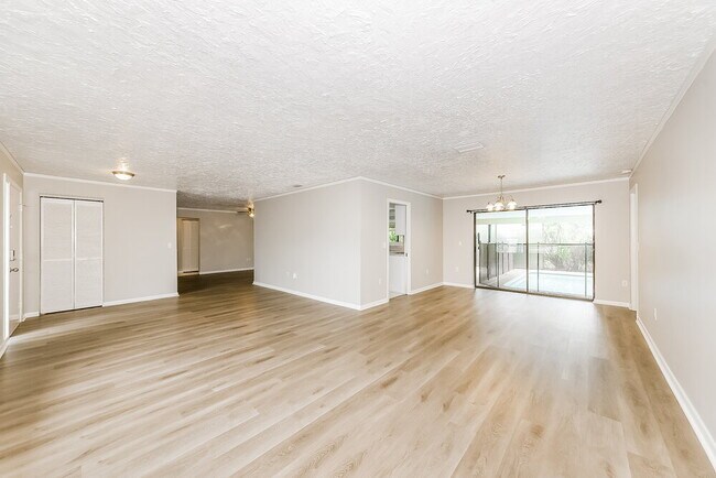 Photo - 4760 Greencroft Rd