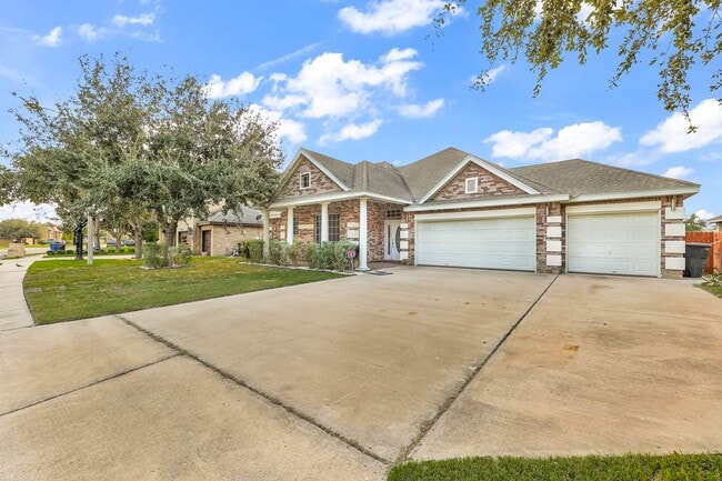 Photo - STUNNING 4 BEDROOM HOME! GREAT LOCATION!