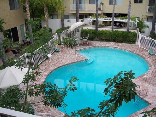 Photo - 1 Bed + 1 Bath + LARGE PRIVATE PATIO! Unit 109