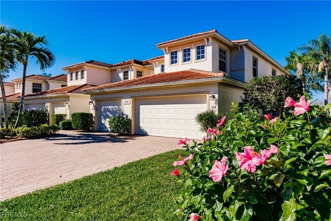 Building Photo - 3011 Meandering Way Unit 202