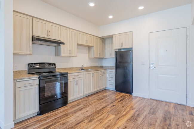 2 BR, 1 BA