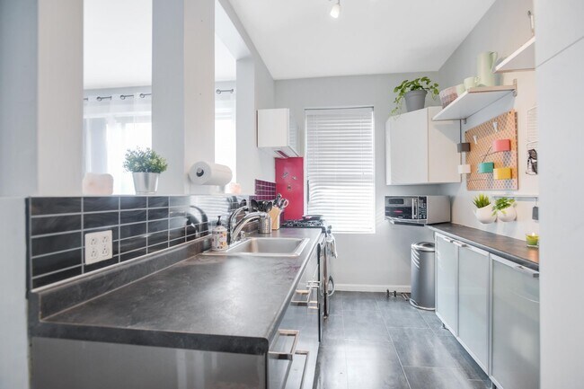 Photo - 148 37th St Unidad D1