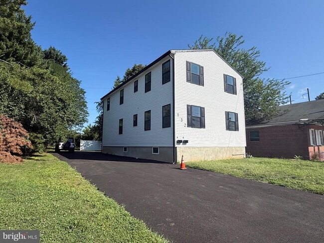 132 Yale Ave