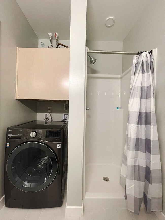 Photo - 2530 University Ave Unit SI ID1036854P