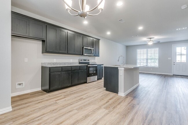 Photo - 3 bedroom 2 Bath home Move In Ready