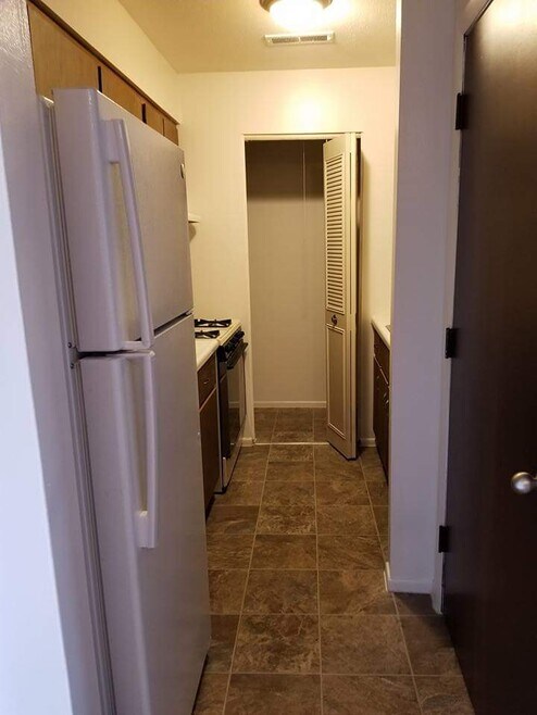 Lincoln Square Apartments