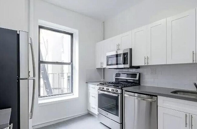 6 W 107th St Unit 3C