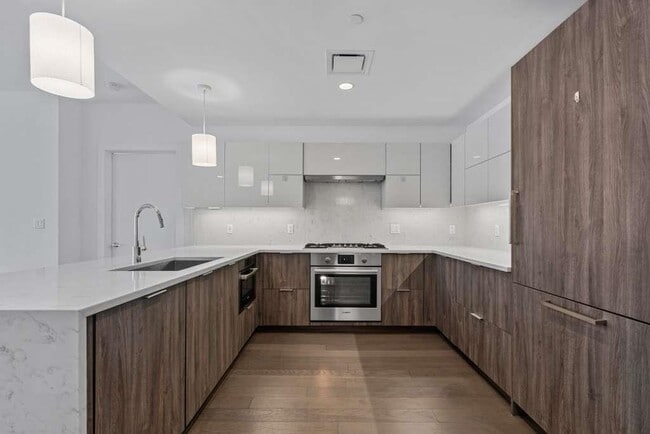 Photo - 9 Ave at Port Imperial Unit 824