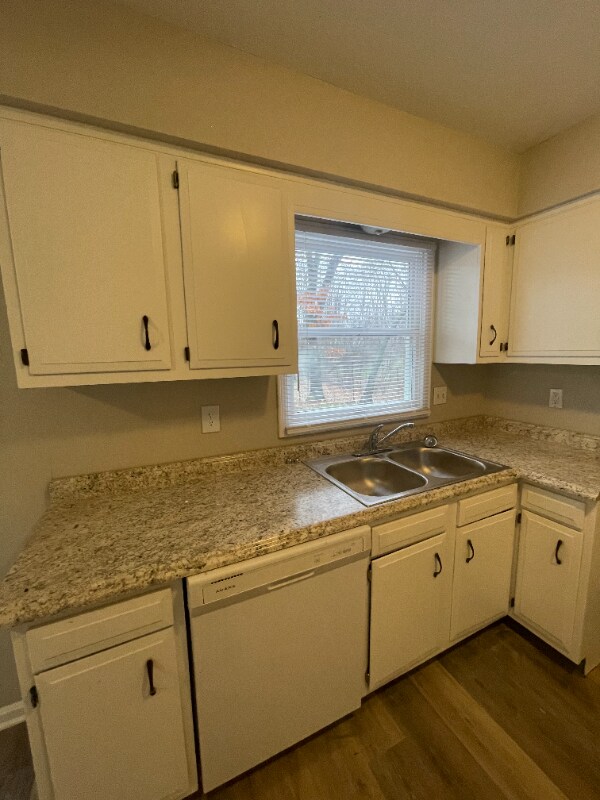 Photo - 2222 Harsh Ave SE