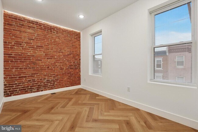 Photo - 1438 Tasker St