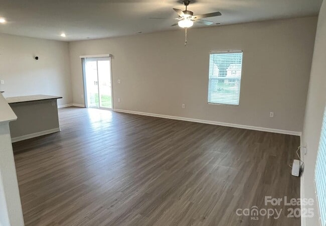 Photo - 2131 Transatlantic Ave