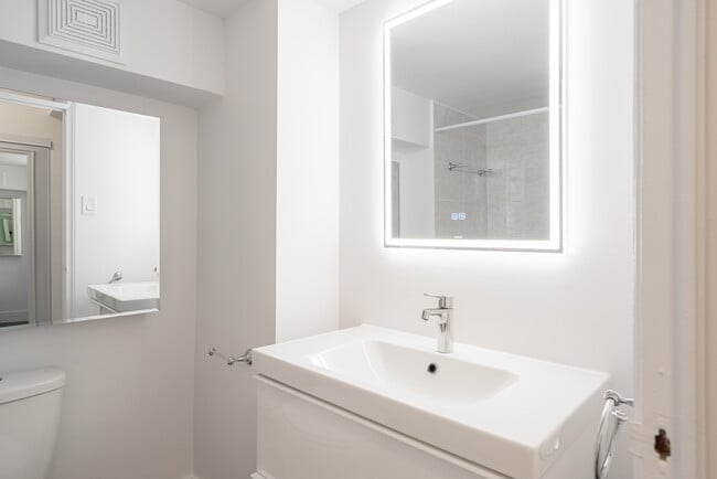 Photo - 1010-1030 Cherrier